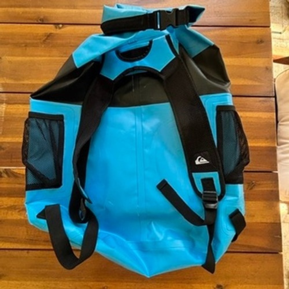 Quiksilver Sea Stash Waterproof Roll Top Backpack Blue Black - Picture 4 of 7